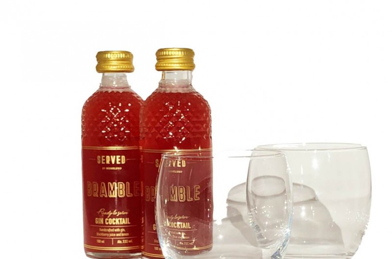bramble gin cocktail en glazen