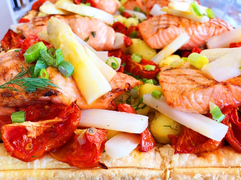 Bladerdeegtaartje zalm